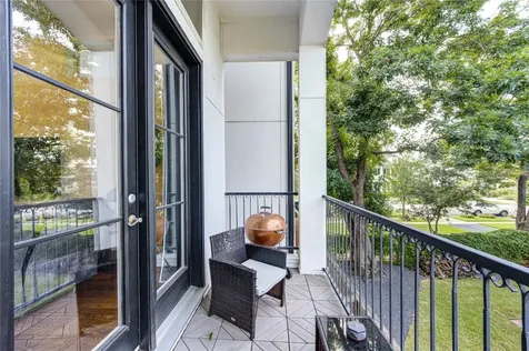 411 W 17th Street B Houston TX 77008