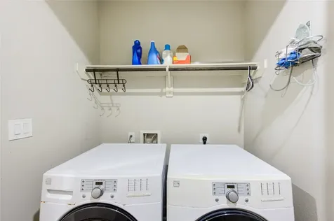 411 W 17th Street B Houston TX 77008