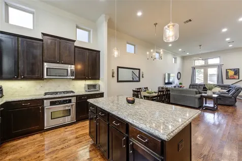 411 W 17th Street B Houston TX 77008