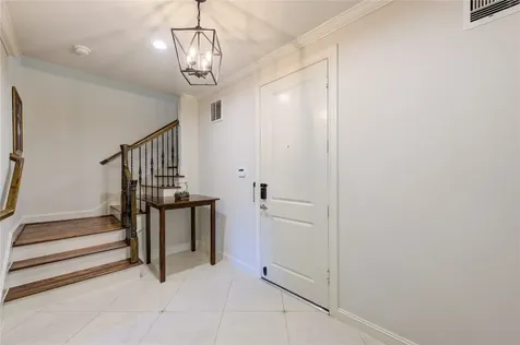 411 W 17th Street B Houston TX 77008