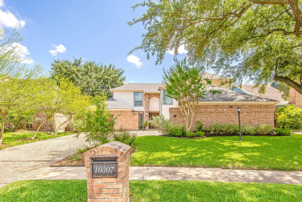 10307 Piping Rock Lane Houston TX 77042
