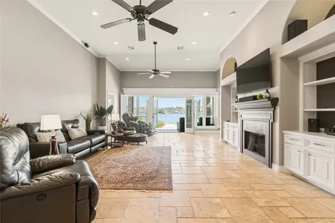 11 Villas Ways Drive Conroe TX 77356