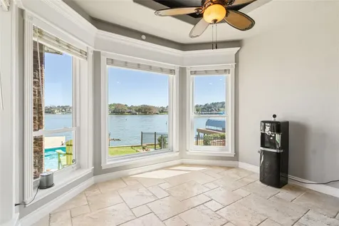 11 Villas Ways Drive Conroe TX 77356