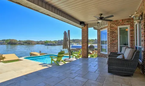 11 Villas Ways Drive Conroe TX 77356