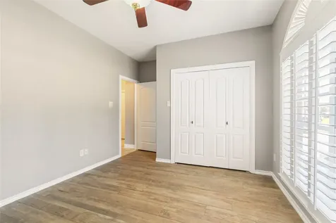 11 Villas Ways Drive Conroe TX 77356
