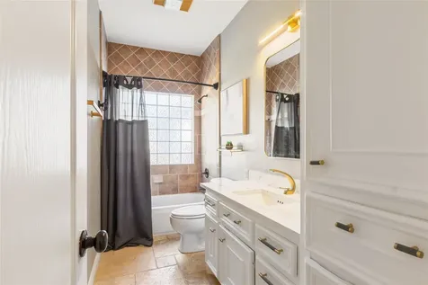 11 Villas Ways Drive Conroe TX 77356