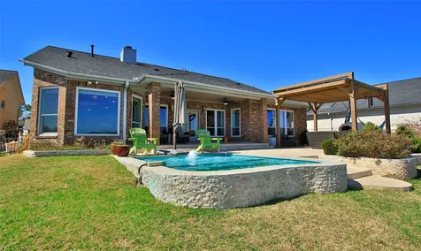 11 Villas Ways Drive Conroe TX 77356