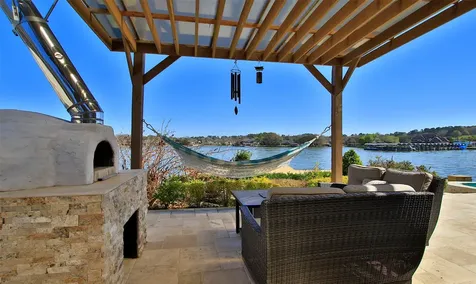 11 Villas Ways Drive Conroe TX 77356