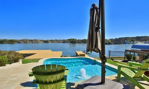 11 Villas Ways Drive Conroe TX 77356
