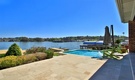 11 Villas Ways Drive Conroe TX 77356