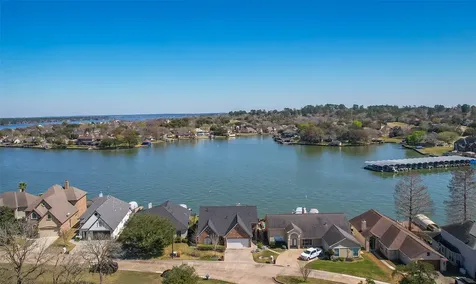11 Villas Ways Drive Conroe TX 77356