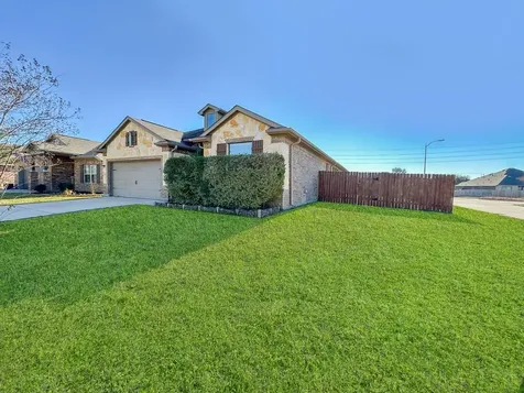 332 Country Crossing Circle Magnolia TX 77354