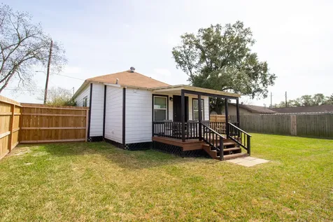 1819 Key Street Waller TX 77484