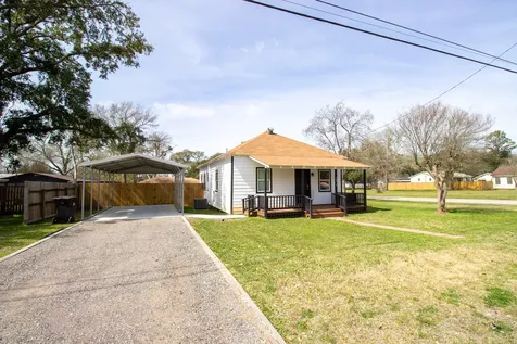 1819 Key Street Waller TX 77484