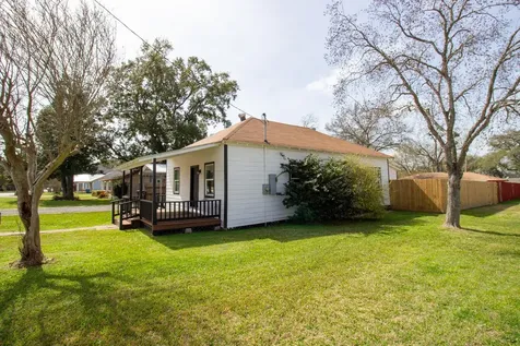 1819 Key Street Waller TX 77484
