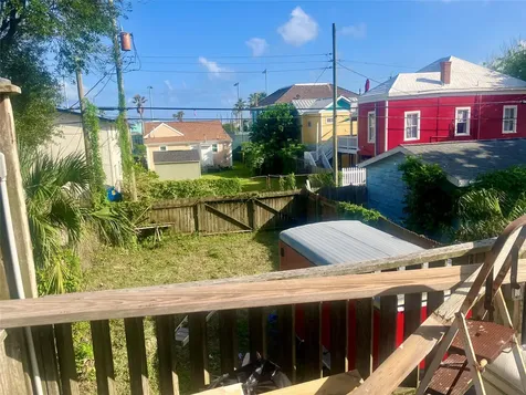 2721 P 1/2 Avenue Galveston TX 77550