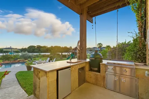 2009 Oceanview Drive Seabrook TX 77586
