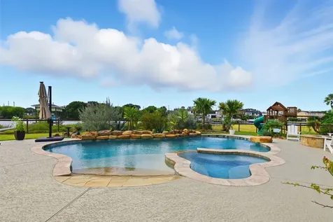 2009 Oceanview Drive Seabrook TX 77586
