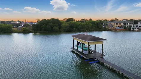2009 Oceanview Drive Seabrook TX 77586