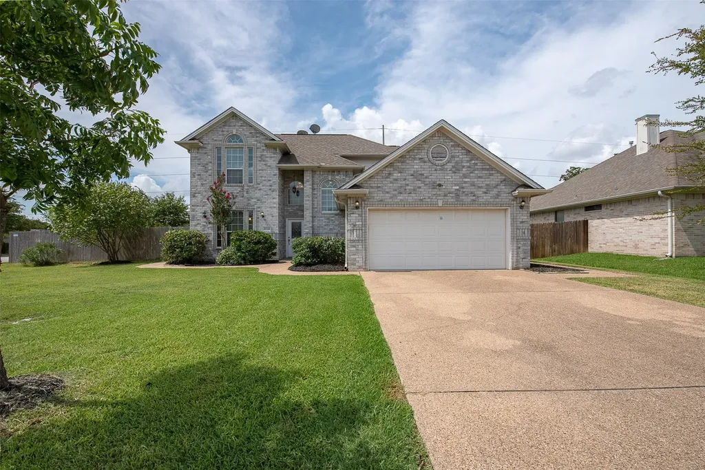 3718 Bridle Court College Station TX 77845
