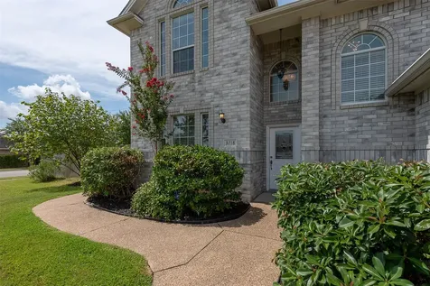3718 Bridle Court College Station TX 77845