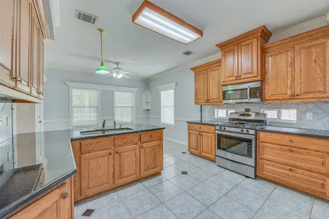 3718 Bridle Court College Station TX 77845