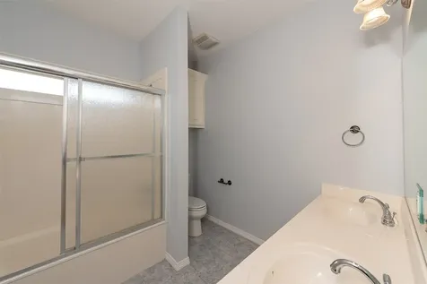 3718 Bridle Court College Station TX 77845