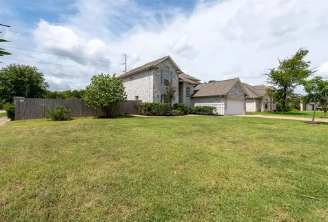3718 Bridle Court College Station TX 77845