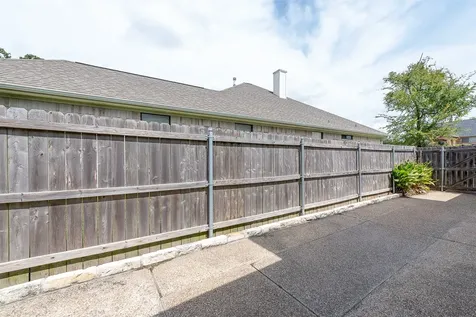 3718 Bridle Court College Station TX 77845