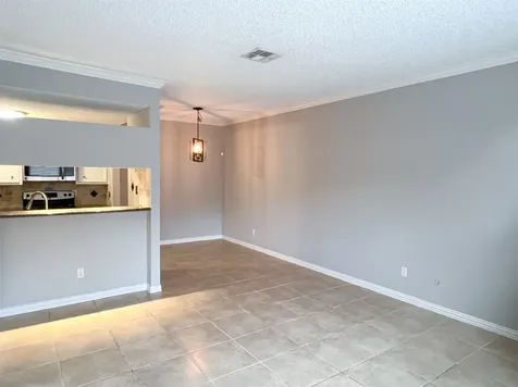 2125 Augusta Drive 21 Houston TX 77057
