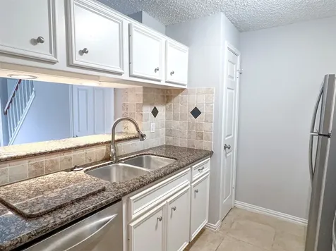 2125 Augusta Drive 21 Houston TX 77057