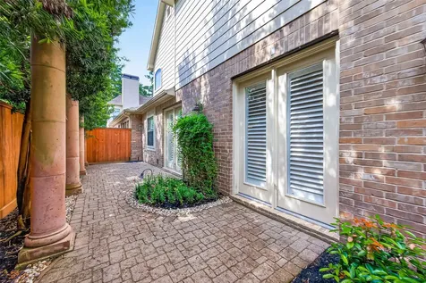 71 Mill Point Place The Woodlands TX 77380