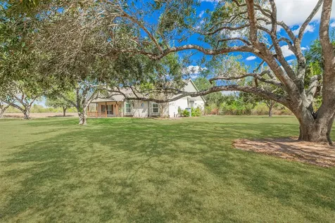 1520 Lakefield Drive Sealy TX 77474