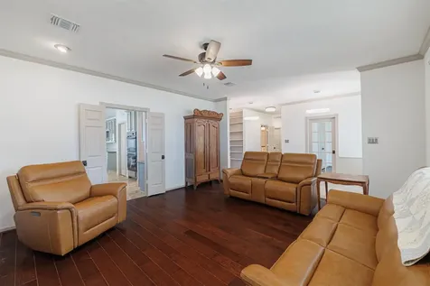 1520 Lakefield Drive Sealy TX 77474