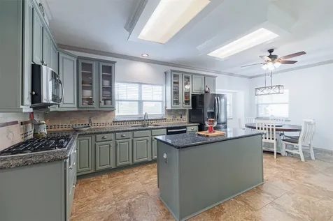 1520 Lakefield Drive Sealy TX 77474