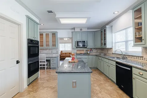 1520 Lakefield Drive Sealy TX 77474