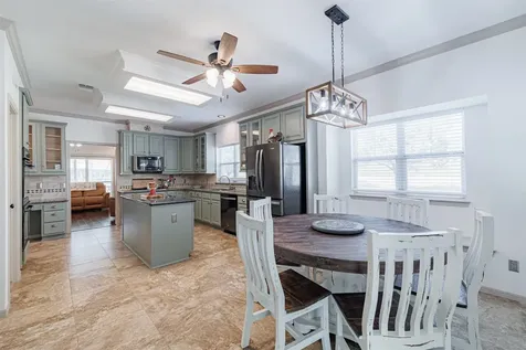 1520 Lakefield Drive Sealy TX 77474
