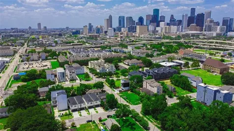 2404 Saint Charles Street Houston TX 77004