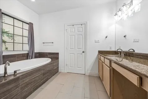 9044 Lakes At 610 Drive Houston TX 77054