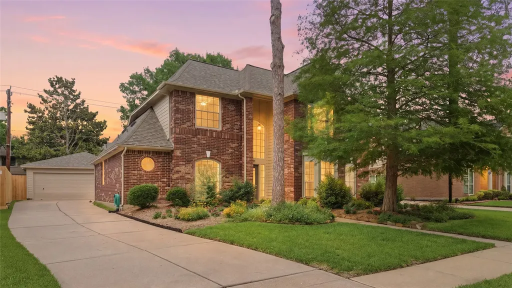 13615 Robin Hill Court Houston TX 77059