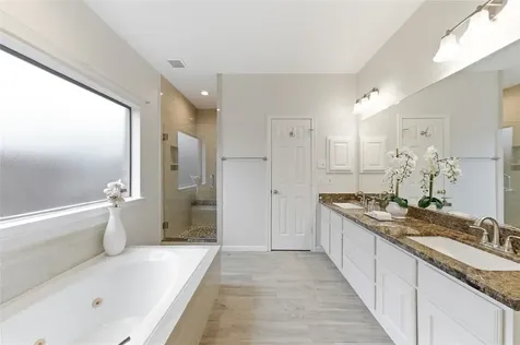 13615 Robin Hill Court Houston TX 77059