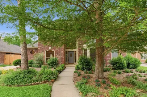 13615 Robin Hill Court Houston TX 77059