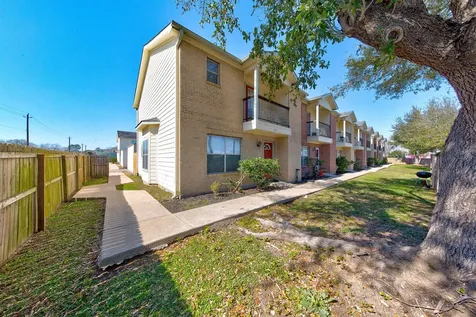 2731 Vienna Place Pasadena TX 77502
