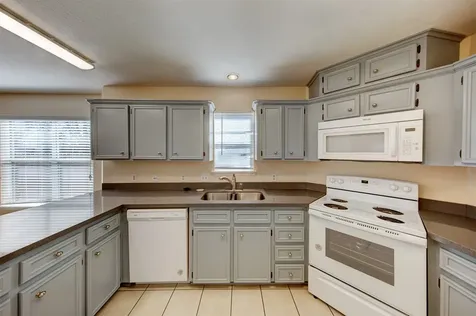 2731 Vienna Place Pasadena TX 77502