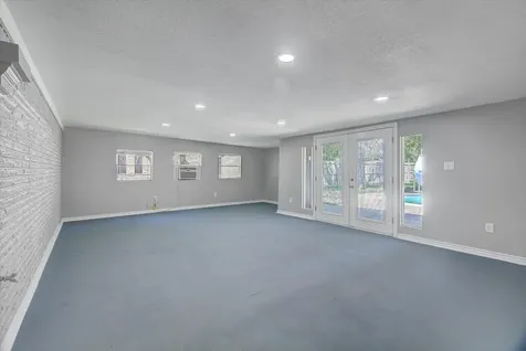 332 Crestwood Street Clute TX 77531