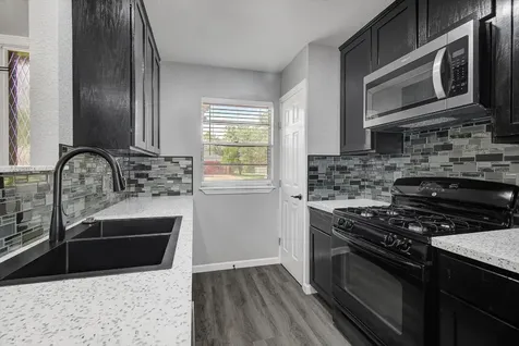 332 Crestwood Street Clute TX 77531