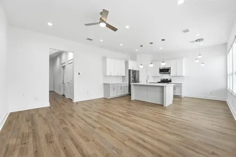 2825 De Soto Street Houston TX 77091