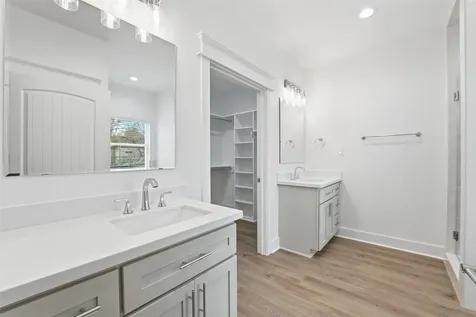 2825 De Soto Street Houston TX 77091