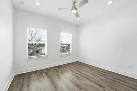 2825 De Soto Street Houston TX 77091