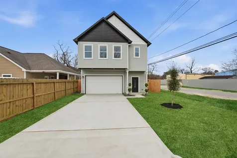 2825 De Soto Street Houston TX 77091